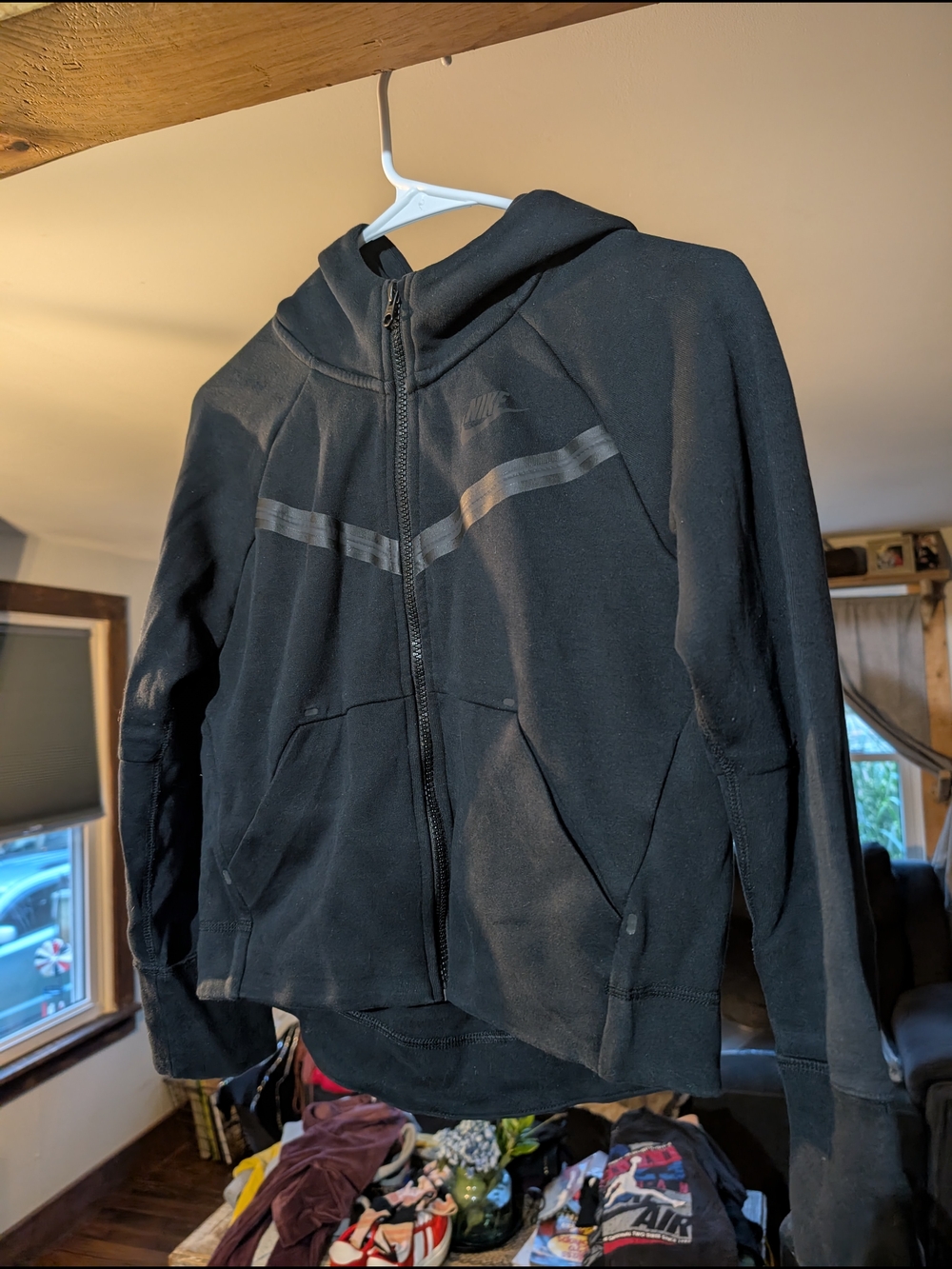 Nike Black Men’s Hoodie - Compact Everyday Carry Mens M
